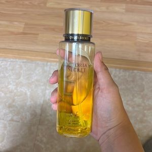 Victoria secret secret escape grave mist